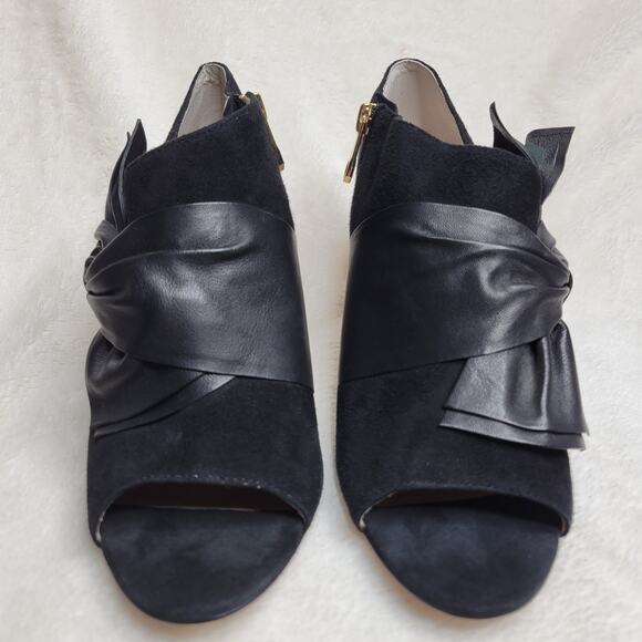 Louis et Cie Idola Suede Leather Bow Peep Toe High Heeled Gold Zip Bootie✨️8.5 - Picture 3 of 16